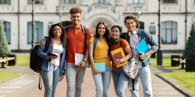 Tutorato orientativo per studenti e studentesse titolari di protezione e richiedenti asilo