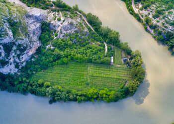 Credits: @DanitaDelimont - Adobe Stock