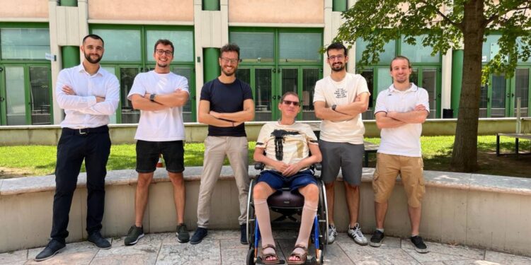 Da sinistra: Mario Sedilesu (assegnista), Eldison Dimo (post-doc), Andrea Calanca (prof. associato), Davide Costanzi (collaboratore alla ricerca), Francesco Pascucci (post-doc), Emanuele Feola (ex assegnista, ora phd student all'università di Twente e collaboratore)