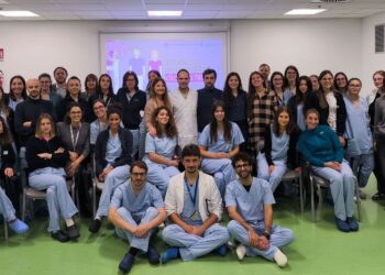 Credits: Aoui verona;  l’equipe ostetricia e ginecologia con specializzande e specializzandi